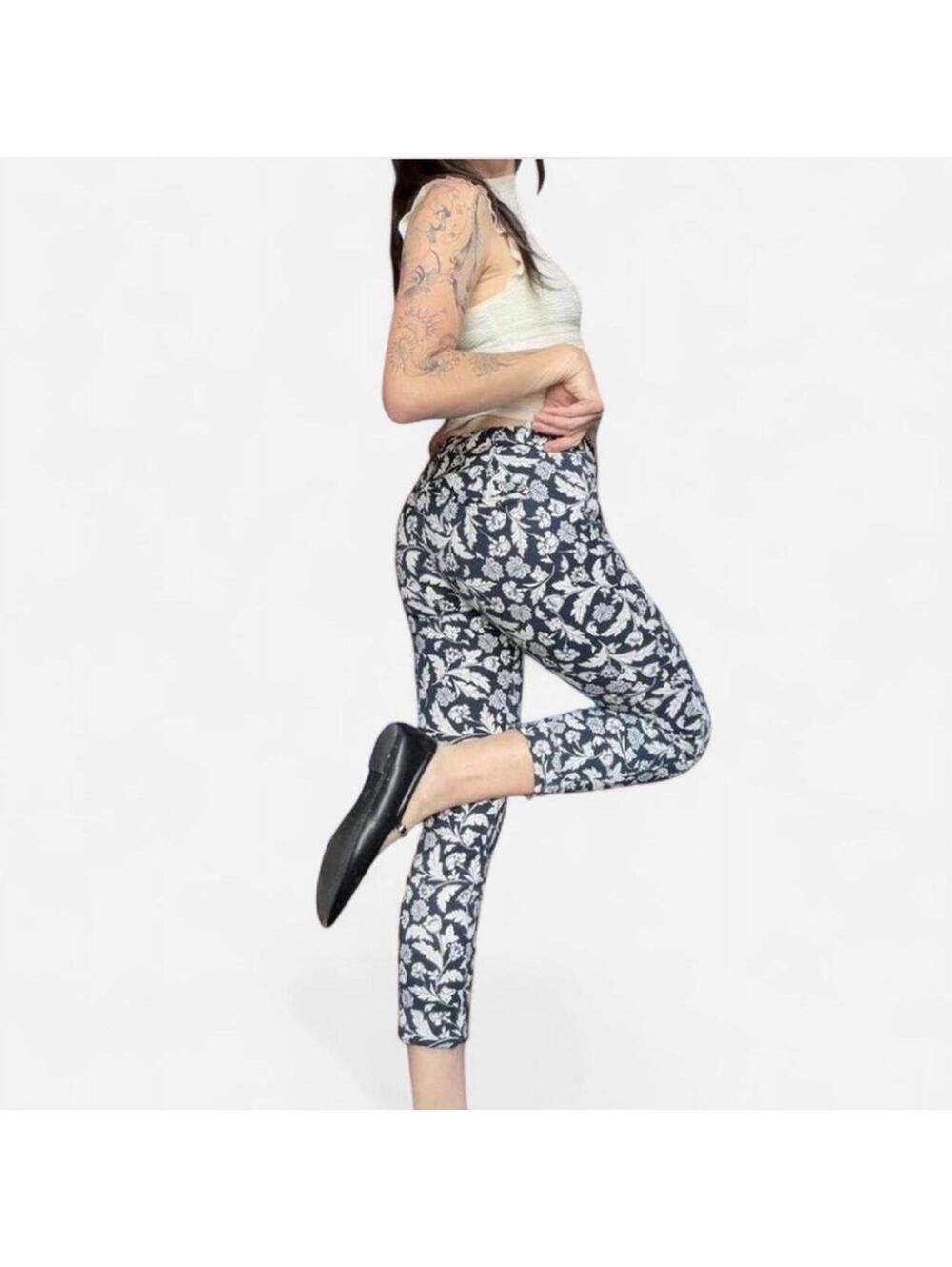 Sloan fit navy and white floral trousers #floralpants